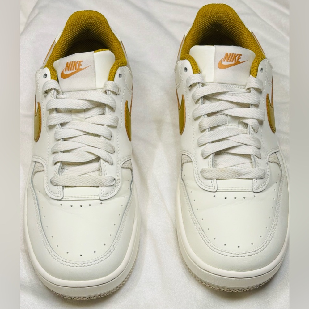 Nike Women’s Gamma Force White and Gold Sneakers size 8